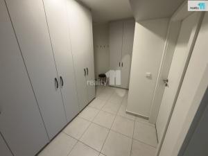 Prodej bytu 2+kk, Praha - Holešovice, V závětří, 49 m2