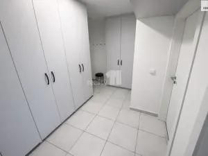 Prodej bytu 2+kk, Praha - Holešovice, V závětří, 49 m2