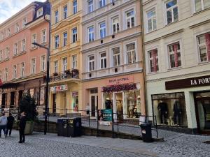 Pronájem kanceláře, Karlovy Vary, Lázeňská, 18 m2