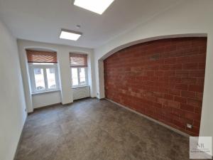 Pronájem kanceláře, Karlovy Vary, Lázeňská, 18 m2