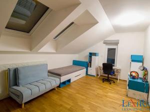 Prodej rodinného domu, Tursko, Jezdecká, 164 m2