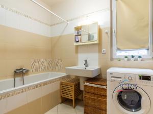 Prodej bytu 3+kk, Praha, Špeciánova, 74 m2