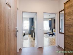 Pronájem bytu 2+kk, Praha - Hloubětín, Laponská, 49 m2