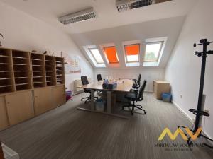 Pronájem kanceláře, Hradec Králové, Československé armády, 306 m2