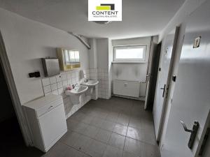 Pronájem skladu, Plzeň - Skvrňany, Domažlická, 2735 m2
