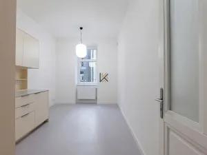 Pronájem kanceláře, Praha - Smíchov, Janáčkovo nábřeží, 100 m2