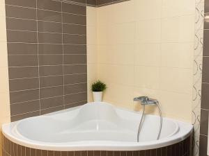 Pronájem bytu 2+kk, Pardubice - Polabiny, Labský Palouk, 62 m2