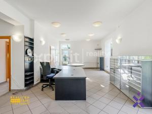 Prodej obchodního prostoru, Zlín, třída Tomáše Bati, 142 m2