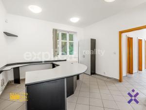 Prodej obchodního prostoru, Zlín, třída Tomáše Bati, 142 m2