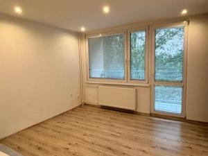 Pronájem bytu 1+kk, Pardubice, Bělehradská, 27 m2