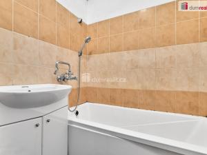 Prodej bytu 3+1, Ostrov, Kollárova, 70 m2