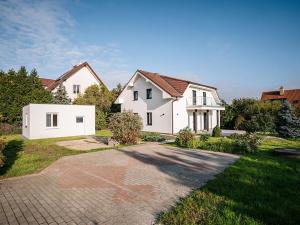 Prodej rodinného domu, Dolní Břežany, 150 m2