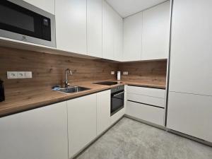 Pronájem bytu 2+kk, Praha - Košíře, Naskové, 62 m2
