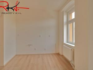 Prodej bytu 3+1, Veltrusy, Komenského, 65 m2