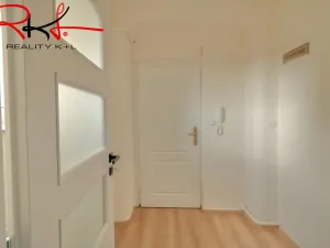 Prodej bytu 3+1, Veltrusy, Komenského, 65 m2