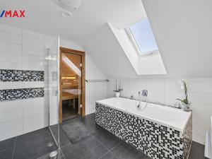 Prodej rodinného domu, Stěžery - Stěžírky, 215 m2