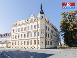 Prodej bytu 2+kk, Klatovy - Klatovy III, Husovo náměstí, 78 m2