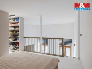 Prodej bytu 2+kk, Klatovy - Klatovy III, Husovo náměstí, 78 m2