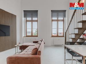 Prodej bytu 2+kk, Klatovy - Klatovy III, Husovo náměstí, 78 m2