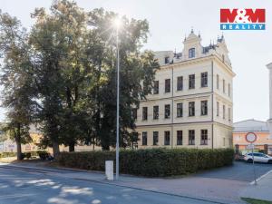 Prodej bytu 2+kk, Klatovy - Klatovy III, Husovo náměstí, 78 m2