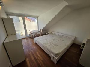 Pronájem bytu 3+kk, Praha - Žižkov, Bořivojova, 100 m2