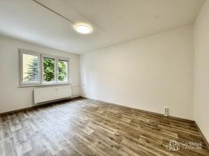 Pronájem bytu 1+1, Karlovy Vary, Krymská, 37 m2