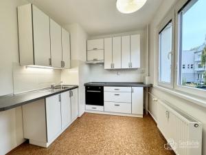 Pronájem bytu 1+1, Karlovy Vary, Krymská, 37 m2