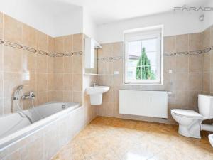 Pronájem rodinného domu, Průhonice, 400 m2