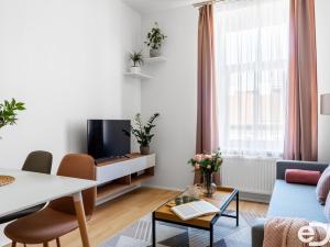 Prodej bytu 2+kk, Praha, Spojovací, 50 m2