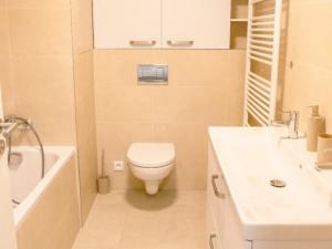 Pronájem bytu 2+kk, Praha - Hloubětín, Poděbradská, 59 m2