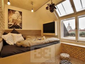 Pronájem bytu 1+kk, Praha - Bubeneč, Zelená, 16 m2