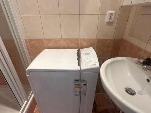 Pronájem bytu 1+kk, Praha - Holešovice, Pplk. Sochora, 25 m2