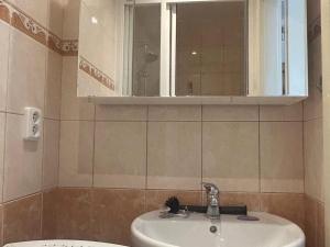 Pronájem bytu 1+kk, Praha - Holešovice, Pplk. Sochora, 25 m2