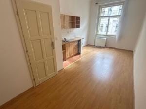 Pronájem bytu 1+kk, Praha - Holešovice, Pplk. Sochora, 25 m2