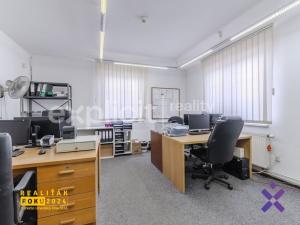 Prodej skladu, Zlín - Malenovice, třída 3. května, 3394 m2