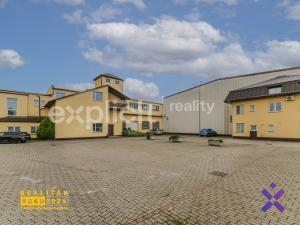 Prodej skladu, Zlín - Malenovice, třída 3. května, 3394 m2