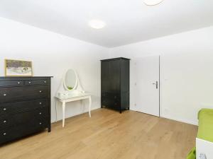 Pronájem bytu 3+1, Praha - Hlubočepy, Voskovcova, 78 m2