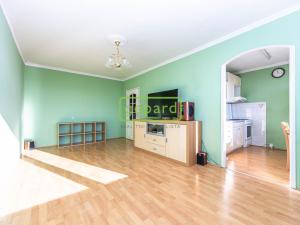 Pronájem bytu 3+kk, Praha - Kobylisy, Košťálkova, 66 m2