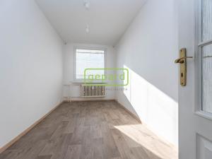 Pronájem bytu 3+kk, Praha - Kobylisy, Košťálkova, 66 m2