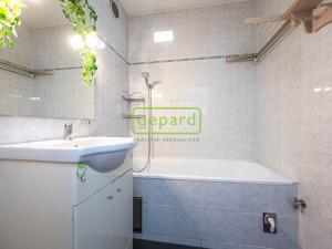 Pronájem bytu 3+kk, Praha - Kobylisy, Košťálkova, 66 m2