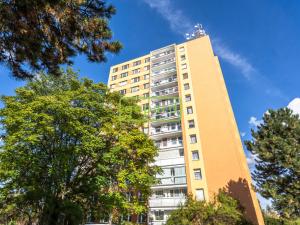 Pronájem bytu 3+kk, Praha - Kobylisy, Košťálkova, 66 m2