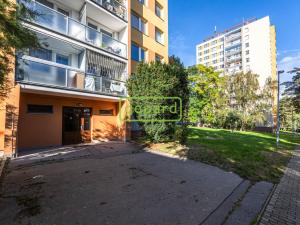 Pronájem bytu 3+kk, Praha - Kobylisy, Košťálkova, 66 m2