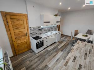 Prodej bytu 2+1, Cheb, Májová, 80 m2