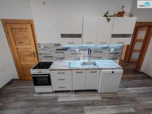 Prodej bytu 2+1, Cheb, Májová, 80 m2