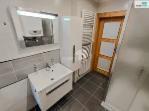 Prodej bytu 2+1, Cheb, Májová, 80 m2