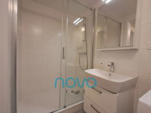 Pronájem bytu 2+kk, Praha - Modřany, Kolmanova, 49 m2