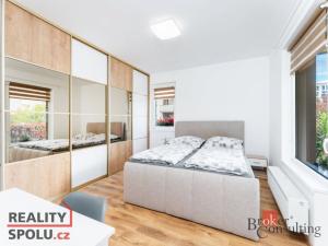 Pronájem bytu 2+kk, Praha - Hloubětín, Saarinenova, 50 m2