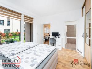 Pronájem bytu 2+kk, Praha - Hloubětín, Saarinenova, 50 m2