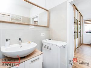 Pronájem bytu 2+kk, Praha - Hloubětín, Saarinenova, 50 m2