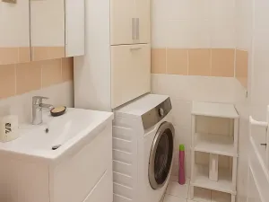Pronájem bytu 3+1, Praha - Prosek, Nad šestikopy, 65 m2